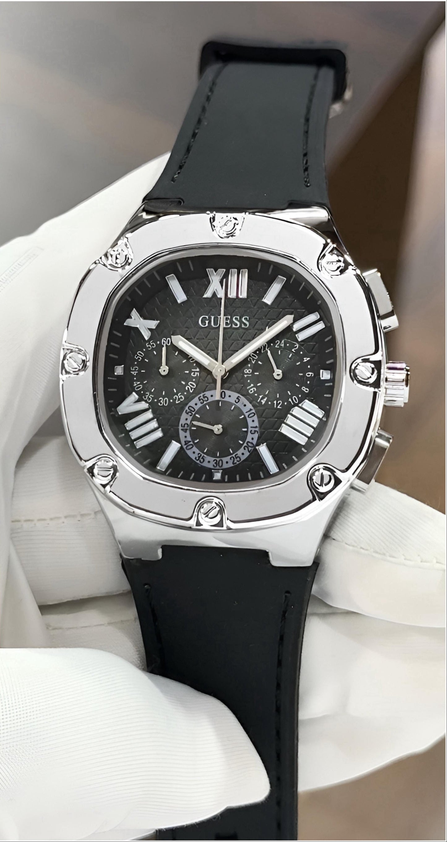GUESS HEADLINE CHRONOGRAPH MEN'S WATCH – BLACK DIAL, SILVER CASE & BLACK SILICONE STRAP