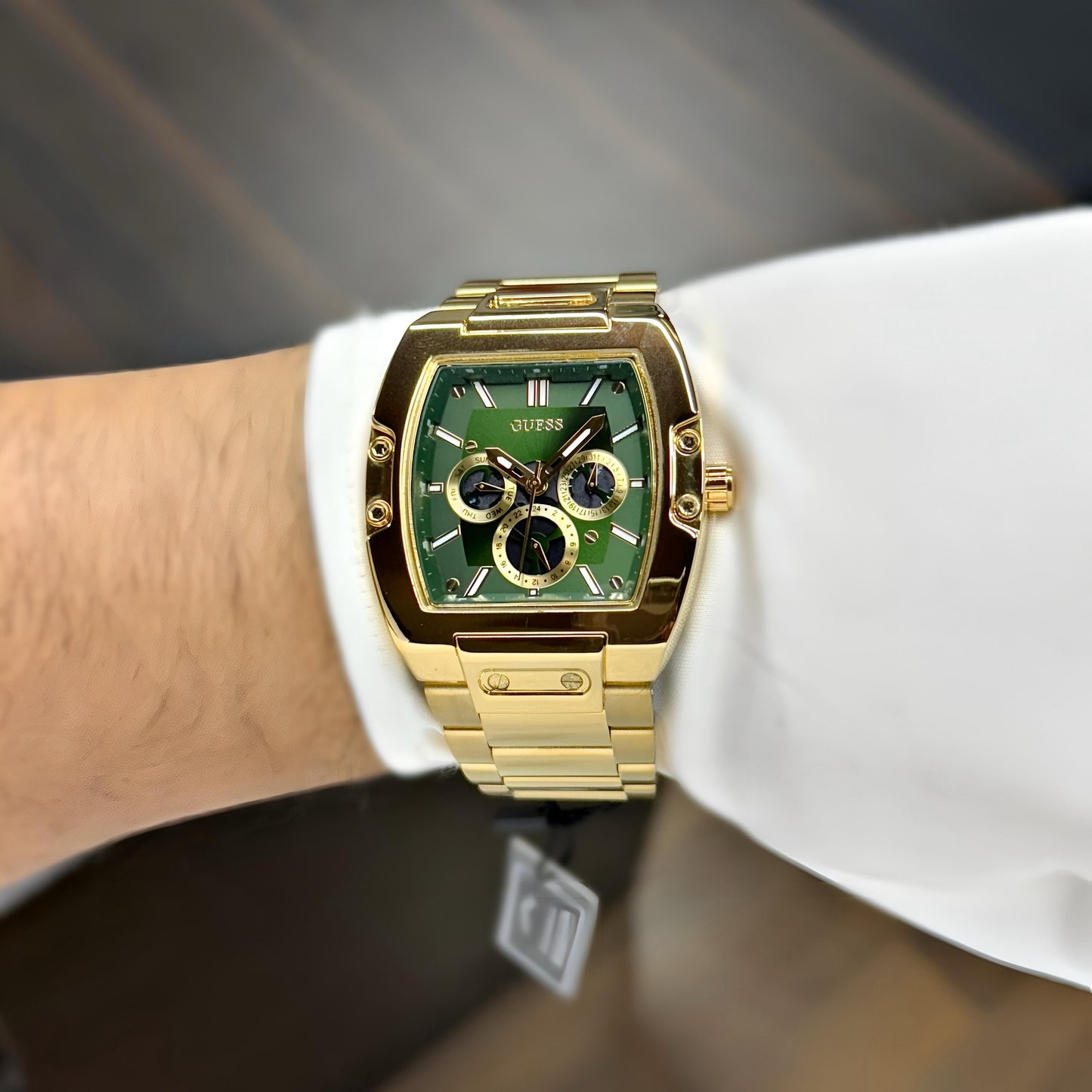 GUESS PHOENIX GOLD MEN'S WATCH – LUXURY MULTI-FUNCTION CHRONOGRAPH WITH GOLD BRACELET