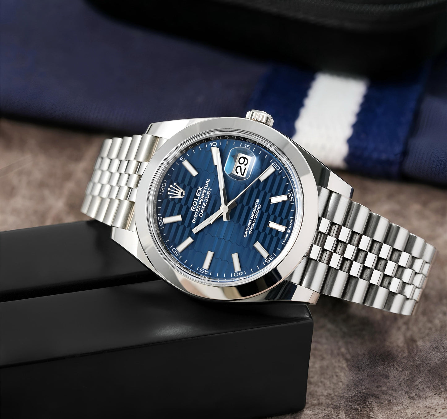 ROLEX DATEJUST 41 MEN'S WATCH – BLUE MOTIF DIAL, STAINLESS STEEL JUBILEE BRACELET