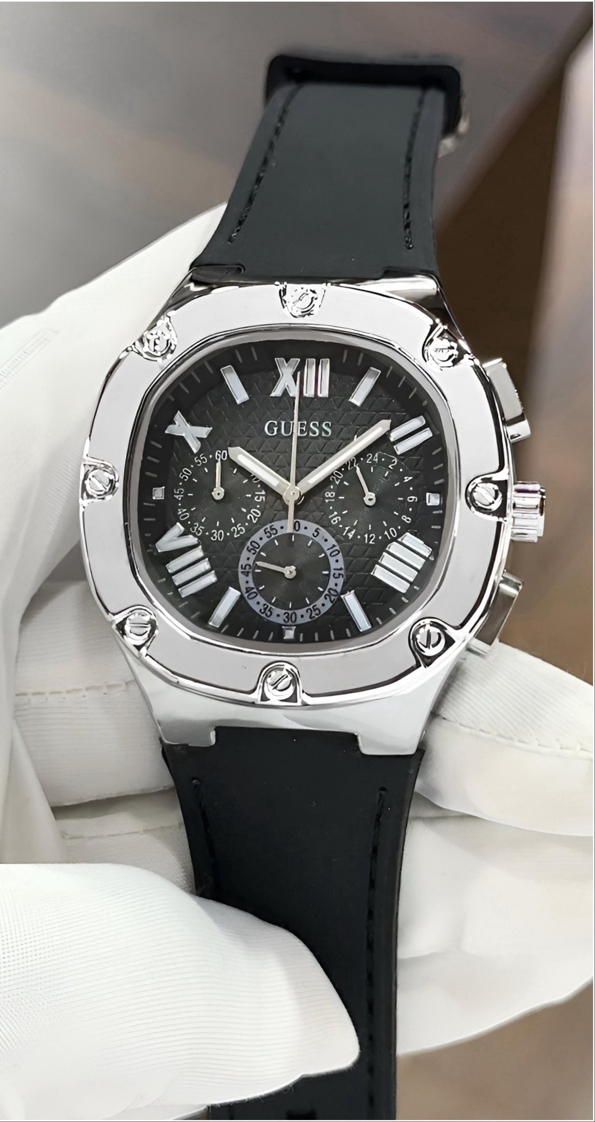 GUESS HEADLINE CHRONOGRAPH MEN'S WATCH – BLACK DIAL, SILVER CASE & BLACK SILICONE STRAP