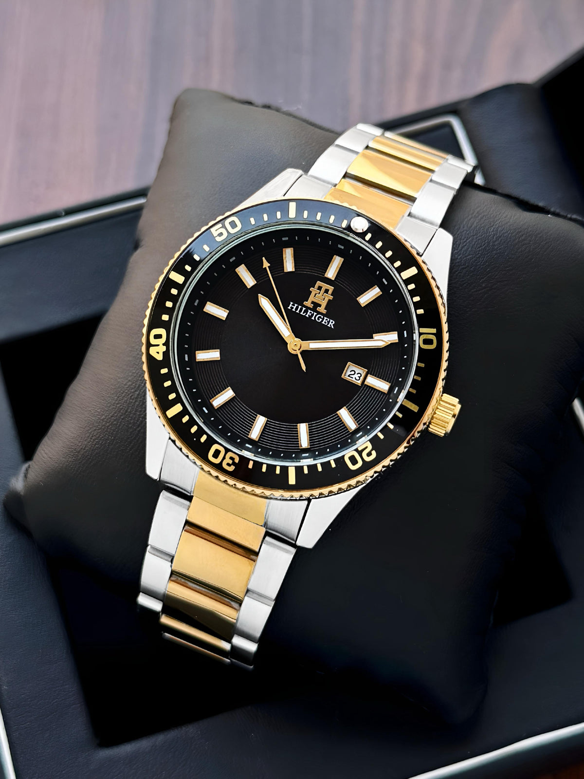 TOMMY HILFIGER MEN’S TWO-TONE STAINLESS STEEL DIVER WATCH (BLACK DIAL)