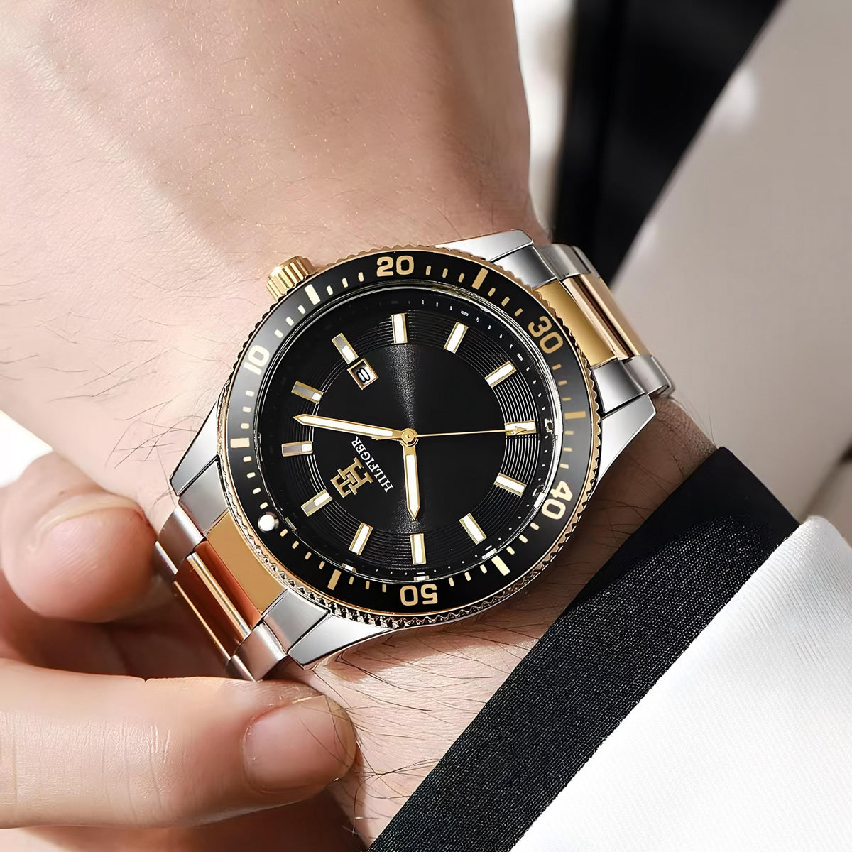 TOMMY HILFIGER MEN’S TWO-TONE STAINLESS STEEL DIVER WATCH (BLACK DIAL)